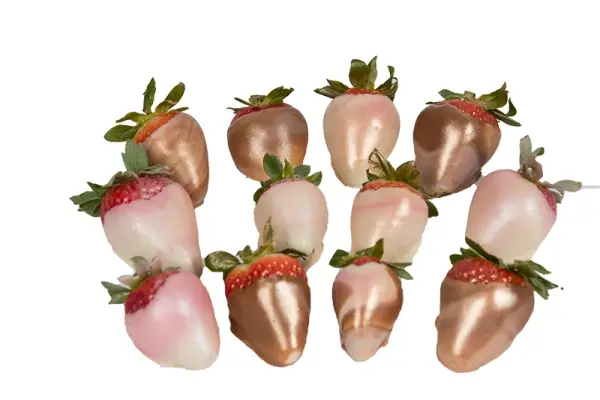 12 Shimmering Chocolate Dipped Strawberries