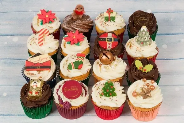 Classic Christmas Cupcake Collection - Box 16