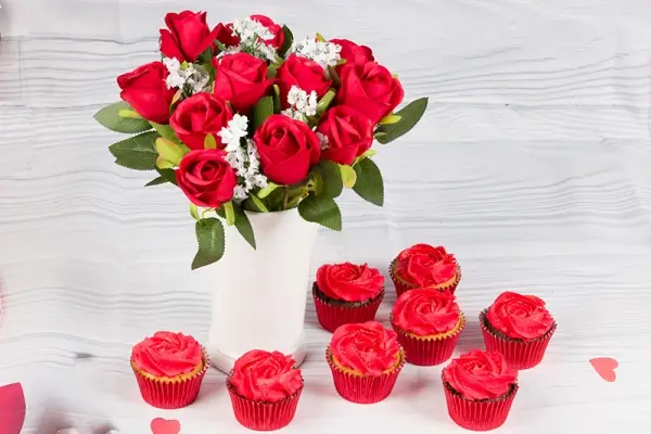 12 Red Roses with Chocolate Rose Cupcakes